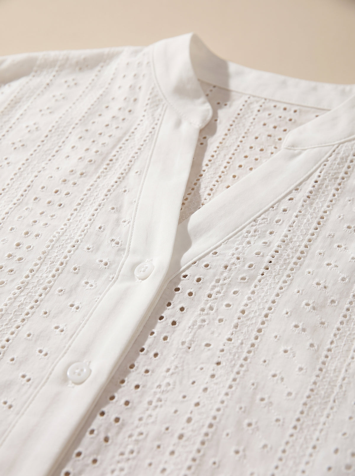 Lochstickerei Bluse